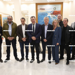 ΕΠΙΣΚΕΨΗ ΒΡΟΥΤΣΗ ΣΤΗΝ ΠΕΡΙΦΕΡΕΙΑ