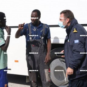 ΝΑΥΑΓΙΟ ΜΕ ΜΕΤΑΝΑΣΤΕΣ ΑΝΟΙΚΤΑ ΑΠΟ ΤΟΥΣ ΚΑΛΟΥΣ ΛΙΜΕΝΕΣ