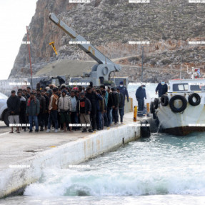 ΝΑΥΑΓΙΟ ΜΕ ΜΕΤΑΝΑΣΤΕΣ ΑΝΟΙΚΤΑ ΑΠΟ ΤΟΥΣ ΚΑΛΟΥΣ ΛΙΜΕΝΕΣ