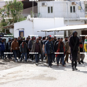 ΝΑΥΑΓΙΟ ΜΕ ΜΕΤΑΝΑΣΤΕΣ ΑΝΟΙΚΤΑ ΑΠΟ ΤΟΥΣ ΚΑΛΟΥΣ ΛΙΜΕΝΕΣ