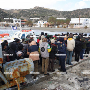 ΝΑΥΑΓΙΟ ΜΕ ΜΕΤΑΝΑΣΤΕΣ ΑΝΟΙΚΤΑ ΑΠΟ ΤΟΥΣ ΚΑΛΟΥΣ ΛΙΜΕΝΕΣ