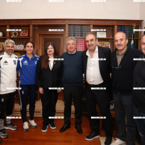 ΕΠΙΣΚΕΨΗ ΕΘΝΙΚΗΣ ΓΥΝΑΙΚΩΝ ΠΟΔΟΣΦΑΙΡΟΥ ΣΤΗΝ ΠΕΡΙΦΕΡΕΙΑ