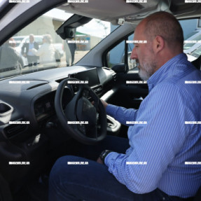 ΠΑΡΑΛΑΒΗ 12 ΟΧΗΜΑΤΩΝ ΣΤΟΝ ΔΗΜΟ ΗΡΑΚΛΕΙΟΥ