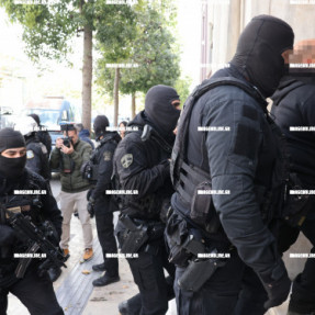 ΣΤΑ ΔΙΚΑΣΤΗΡΙΑ ΓΙΑ ΤΗΝ ΥΠΟΘΕΣΗ ΕΜΠΟΡΙΑΣ ΑΝΘΡΩΠΩΝ