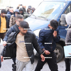 ΣΤΑ ΔΙΚΑΣΤΗΡΙΑ ΓΙΑ ΤΗΝ ΥΠΟΘΕΣΗ ΕΜΠΟΡΙΑΣ ΑΝΘΡΩΠΩΝ