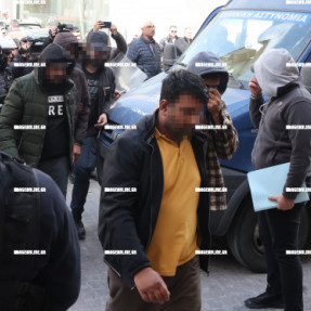 ΣΤΑ ΔΙΚΑΣΤΗΡΙΑ ΓΙΑ ΤΗΝ ΥΠΟΘΕΣΗ ΕΜΠΟΡΙΑΣ ΑΝΘΡΩΠΩΝ