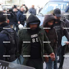 ΣΤΑ ΔΙΚΑΣΤΗΡΙΑ ΓΙΑ ΤΗΝ ΥΠΟΘΕΣΗ ΕΜΠΟΡΙΑΣ ΑΝΘΡΩΠΩΝ