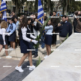 ΚΑΤΑΘΕΣΗ ΣΤΕΦΑΝΩΝ ΜΑΘΗΤΩΝ