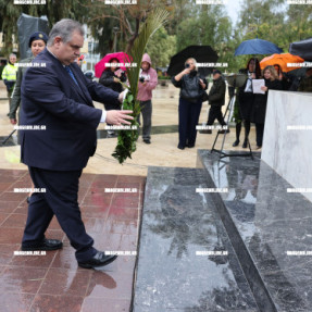 ΚΑΤΑΘΕΣΗ ΣΤΕΦΑΝΩΝ ΓΙΑ ΤΗΝ 25 ΜΑΡΤΙΟΥ