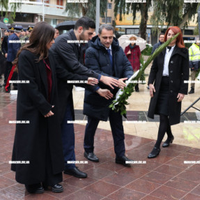 ΚΑΤΑΘΕΣΗ ΣΤΕΦΑΝΩΝ ΓΙΑ ΤΗΝ 25 ΜΑΡΤΙΟΥ