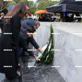 ΚΑΤΑΘΕΣΗ ΣΤΕΦΑΝΩΝ ΓΙΑ ΤΗΝ 25 ΜΑΡΤΙΟΥ