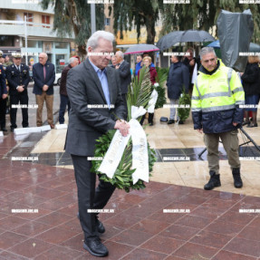 ΚΑΤΑΘΕΣΗ ΣΤΕΦΑΝΩΝ ΓΙΑ ΤΗΝ 25 ΜΑΡΤΙΟΥ