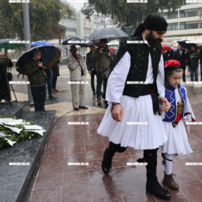 ΚΑΤΑΘΕΣΗ ΣΤΕΦΑΝΩΝ ΓΙΑ ΤΗΝ 25 ΜΑΡΤΙΟΥ