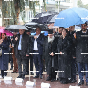 ΚΑΤΑΘΕΣΗ ΣΤΕΦΑΝΩΝ ΓΙΑ ΤΗΝ 25 ΜΑΡΤΙΟΥ