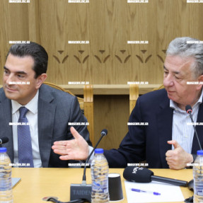 ΣΥΣΚΕΨΗ ΣΚΡΕΚΑ ΜΕ ΔΗΜΑΡΧΟΥΣ ΣΤΗΝ ΠΕΡΙΦΕΡΕΙΑ