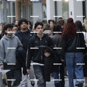 ΑΝΟΙΧΤΑ ΜΑΓΑΖΙΑ