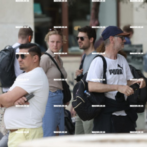 ΓΕΜΑΤΟ ΤΟΥΡΙΣΤΕΣ Κ ΚΟΣΜΟ ΤΟ ΚΕΝΤΡΟ