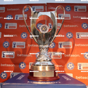 ΤΟ ΚΥΠΕΛΛΟ ΕΛΛΑΔΟΣ ΣΤΗΝ ΠΛΑΤΕΙΑ ΑΓΙΟΥ ΤΙΤΟΥ