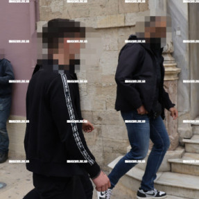 στα ΔΙΚΑΣΤΗΡΙΑ ΟΙ ΔΥΟ ΝΕΑΡΟΙ ΓΙΑ ΤΗΝ ΣΥΜΠΛΟΚΗ ΣΕ ΜΠΑΡ