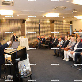 ΥΠΟΓΡΑΦΗ ΣΥΜΦΩΝΟΥ ΣΥΝΕΡΓΑΣΙΑΣ ΠΕΡΙΦΕΡΕΙΑΣ ΚΑΙ ΤΟ ΧΑΜΟΓΕΛΟ ΤΟΥ ΠΑΙΔΙΟΥ