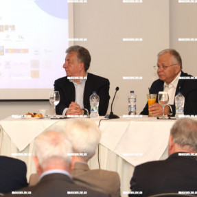 ΥΠΟΓΡΑΦΗ ΣΥΜΦΩΝΟΥ ΣΥΝΕΡΓΑΣΙΑΣ ΠΕΡΙΦΕΡΕΙΑΣ ΚΑΙ ΤΟ ΧΑΜΟΓΕΛΟ ΤΟΥ ΠΑΙΔΙΟΥ
