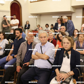 ΑΝΤΙΔΡΑΣΕΙΣ ΓΙΑ ΤΗΝ ΔΟΜΗ ΜΕΤΑΝΑΣΤΩΝ ΣΤΙΣ ΜΑΛΑΔΕΣ