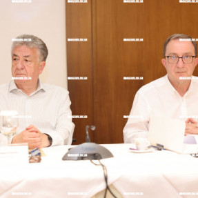 ΑΝΤΙΔΡΑΣΕΙΣ ΓΙΑ ΤΗΝ ΔΟΜΗ ΜΕΤΑΝΑΣΤΩΝ ΣΤΙΣ ΜΑΛΑΔΕΣ