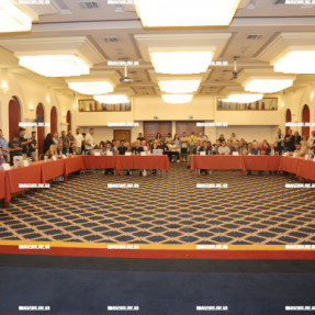 ΑΝΤΙΔΡΑΣΕΙΣ ΓΙΑ ΤΗΝ ΔΟΜΗ ΜΕΤΑΝΑΣΤΩΝ ΣΤΙΣ ΜΑΛΑΔΕΣ