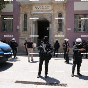 ΣΤΑ ΔΙΚΑΣΤΗΡΙΑ ΟΙ ΔΥΟ ΕΓΚΛΗΜΑΤΙΚΕΣ ΟΜΑΔΕΣ