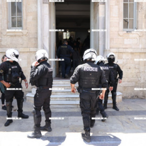 ΣΤΑ ΔΙΚΑΣΤΗΡΙΑ ΟΙ ΔΥΟ ΕΓΚΛΗΜΑΤΙΚΕΣ ΟΜΑΔΕΣ