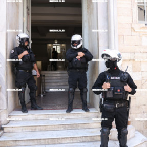 ΣΤΑ ΔΙΚΑΣΤΗΡΙΑ ΟΙ ΔΥΟ ΕΓΚΛΗΜΑΤΙΚΕΣ ΟΜΑΔΕΣ