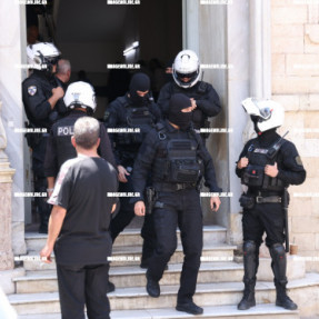 ΣΤΑ ΔΙΚΑΣΤΗΡΙΑ ΟΙ ΔΥΟ ΕΓΚΛΗΜΑΤΙΚΕΣ ΟΜΑΔΕΣ