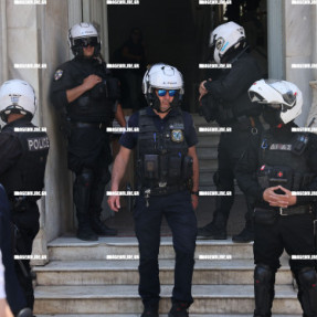 ΣΤΑ ΔΙΚΑΣΤΗΡΙΑ ΟΙ ΔΥΟ ΕΓΚΛΗΜΑΤΙΚΕΣ ΟΜΑΔΕΣ