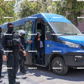 ΣΤΑ ΔΙΚΑΣΤΗΡΙΑ ΟΙ ΔΥΟ ΕΓΚΛΗΜΑΤΙΚΕΣ ΟΜΑΔΕΣ