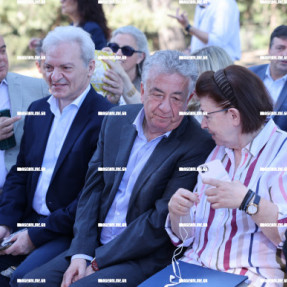 Η ΛΙΝΑ ΜΕΝΔΩΝΗ ΣΤΗΝ ΚΝΩΣΣΟ