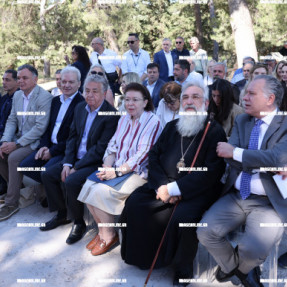 Η ΛΙΝΑ ΜΕΝΔΩΝΗ ΣΤΗΝ ΚΝΩΣΣΟ