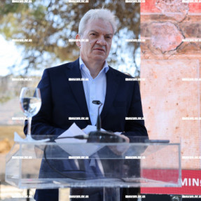Η ΛΙΝΑ ΜΕΝΔΩΝΗ ΣΤΗΝ ΚΝΩΣΣΟ