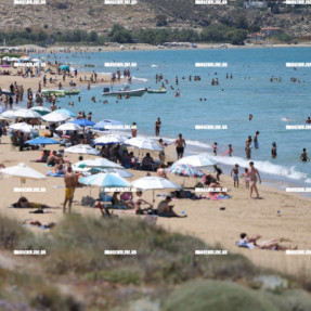 ΚΟΣΜΟΣ ΣΤΙΣ ΠΑΡΑΛΙΕΣ