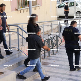 ΣΤΑ ΔΙΚΑΣΤΗΡΙΑ ΟΙ ΣΥΛΛΗΦΘΕΝΤΕΣ ΓΙΑ ΤΗΝ ΔΟΛΟΦΟΝΙΑ ΤΟΥ ΔΑΣΚΑΛΑΚΗ