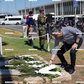 ΚΑΤΑΘΕΣΗ ΣΤΕΦΑΝΩΝ ΓΙΑ ΤΗΝ ΕΠΕΤΕΙΟ ΤΟΥ ΣΑΜΠΟΤΑΖ ΤΟΥ ΑΕΡΟΔΡΟΜΙΟΥ