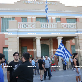 ΔΙΑΜΑΡΤΥΡΙΑ ΓΙΑ ΤΗΝ ΔΟΜΗ ΜΕΤΑΝΑΣΤΩΝ ΣΤΗΝ ΠΛΑΤΕΙΑ ΕΛΕΥΘΕΡΙΑΣ