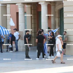 ΔΙΑΜΑΡΤΥΡΙΑ ΓΙΑ ΤΗΝ ΔΟΜΗ ΜΕΤΑΝΑΣΤΩΝ ΣΤΗΝ ΠΛΑΤΕΙΑ ΕΛΕΥΘΕΡΙΑΣ