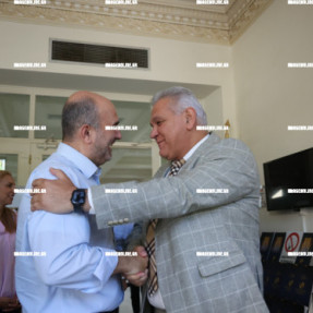 Συνάντηση του Υφυπουργού Οιοινομικών Δημήτρη Μαρκοπούλου με εκπροσώπους παραγωγικών φορέων στο Επιμελητήριο Ηρακλείου