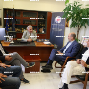 Συνάντηση του Υφυπουργού Οιοινομικών Δημήτρη Μαρκοπούλου με εκπροσώπους παραγωγικών φορέων στο Επιμελητήριο Ηρακλείου