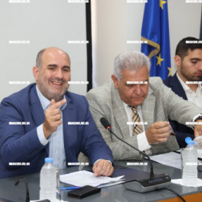 Συνάντηση του Υφυπουργού Οιοινομικών Δημήτρη Μαρκοπούλου με εκπροσώπους παραγωγικών φορέων στο Επιμελητήριο Ηρακλείου