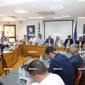 Συνάντηση του Υφυπουργού Οιοινομικών Δημήτρη Μαρκοπούλου με εκπροσώπους παραγωγικών φορέων στο Επιμελητήριο Ηρακλείου