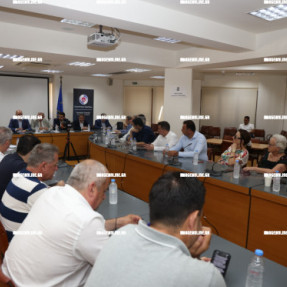 Συνάντηση του Υφυπουργού Οιοινομικών Δημήτρη Μαρκοπούλου με εκπροσώπους παραγωγικών φορέων στο Επιμελητήριο Ηρακλείου