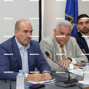 Συνάντηση του Υφυπουργού Οιοινομικών Δημήτρη Μαρκοπούλου με εκπροσώπους παραγωγικών φορέων στο Επιμελητήριο Ηρακλείου