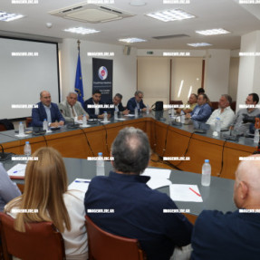 Συνάντηση του Υφυπουργού Οιοινομικών Δημήτρη Μαρκοπούλου με εκπροσώπους παραγωγικών φορέων στο Επιμελητήριο Ηρακλείου