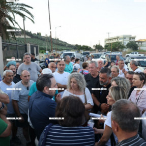 ΔΙΑΜΑΡΤΥΡΙΑ ΣΤΟΝ ΚΟΜΒΟ ΣΤΟΥΣ ΑΘΑΝΑΤΟΥΣ